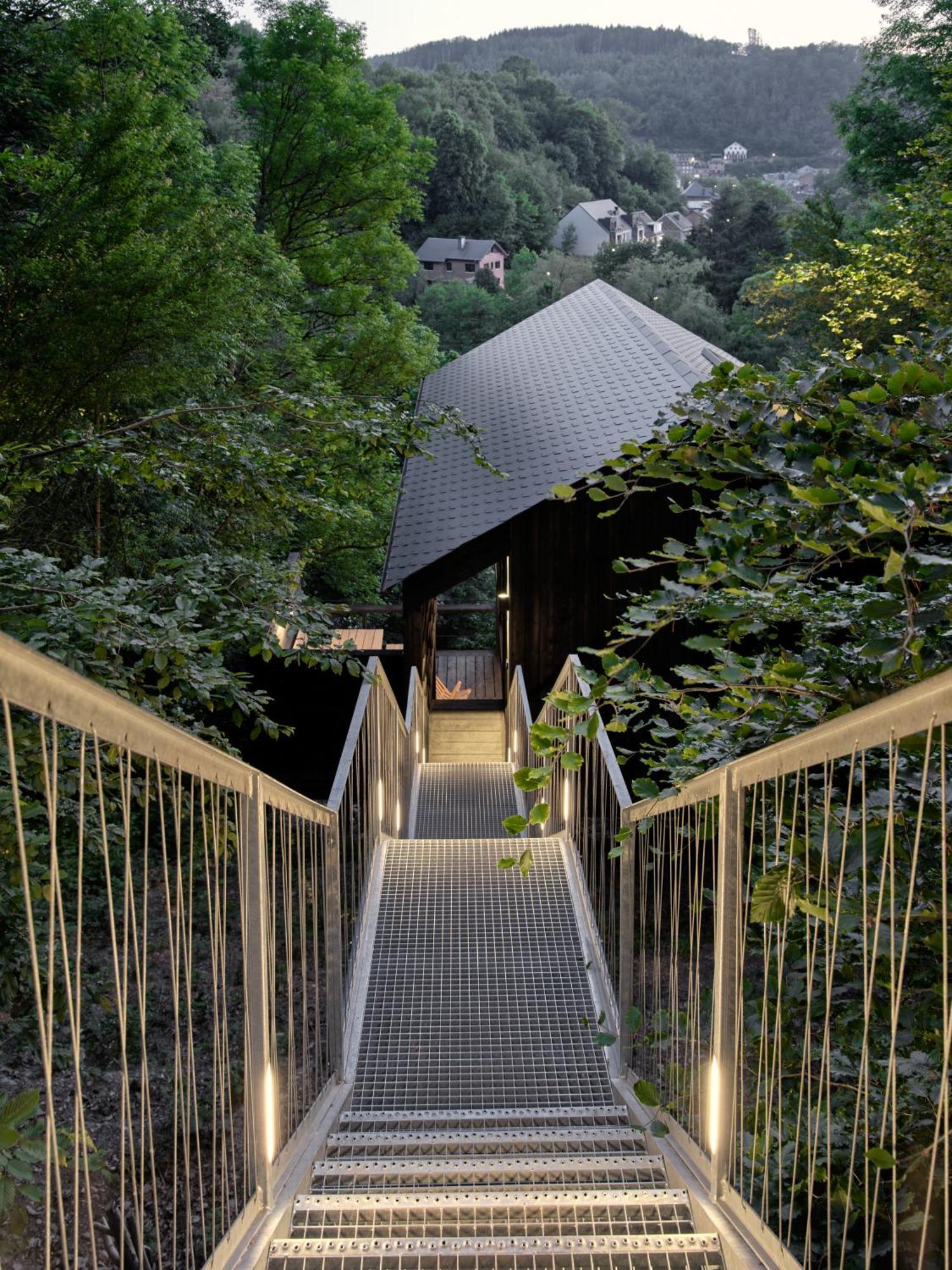 Hutstuf The Beaver & Private Outdoor Spa 라로셰안알데네 외부 사진